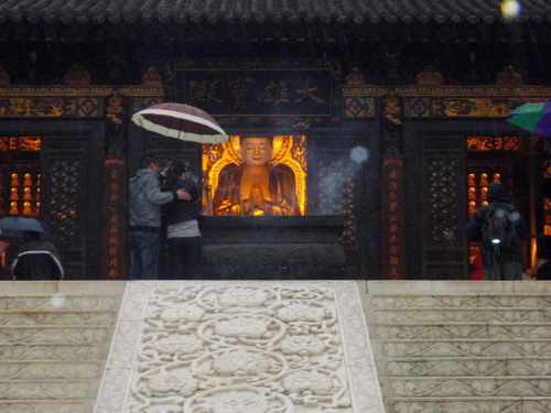 Views of the Xian Buddha.